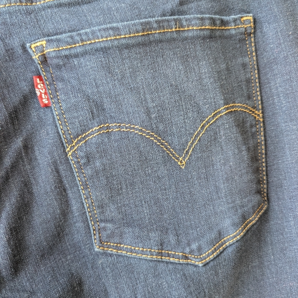 NWT Levi's Women's 315 Shaping Bootcut Jeans Dark Blue Size 14 Medium 32x32 - Picture 13 of 13